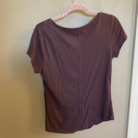 Beautiful plum colored Ann Taylor Loft t-shirt - Picture 2 of 4